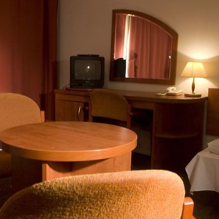 Gwarek Hotel Кудова-Здрой Екстериор снимка