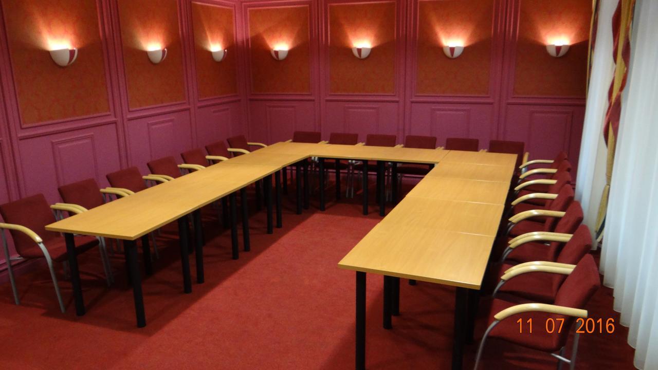 Gwarek Hotel Кудова-Здрой Екстериор снимка